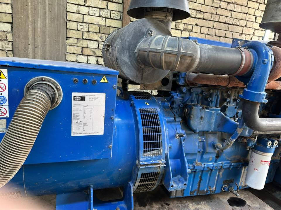 للبيع  مولد شاصي محرك 2300 (400KV) السعر 180 ورقة وبيها مجال المكينة فقط
مكانها بغداد الكرخ 

***********
