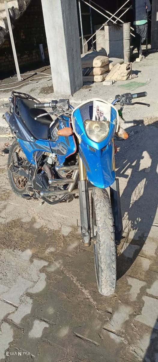 دراجه للبيع مديل 18 اوراقها اصوليه دراجه مكفوله.  كله شغال. سعرها 800وبيها. مجال قليل. رقمي ***********
