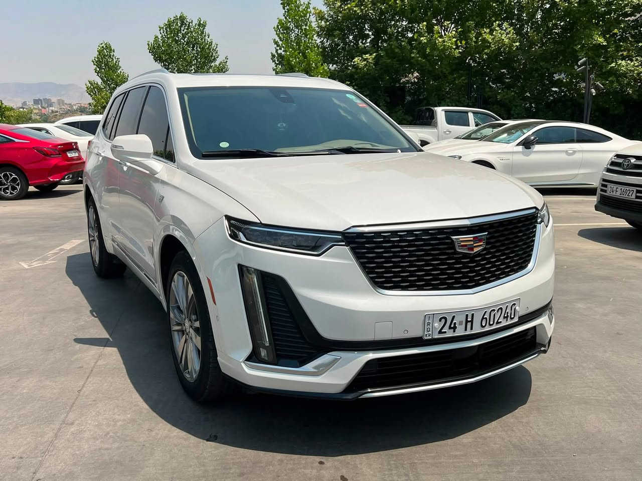 كاديلاك XT6 موديل 2022
محرك 6 سلندر 3600
فئة بريميوم لاكجري 
السعر 318 بيها مجال 
رقم واتس ***********
جام اسود باقي لشهر 8
داخل ملكي قهوائي اسود 7 مقعد
سنوية عظم جديد لحد 2030
حادث فقط جاملغ و الباب صائق بارد بدون صبغ
ماشي 63 ميل
صور حادث موجود
السيارة فول مواصفات، 
ايرباك بس برده وراجع شريكة سيستم
• ماوس للتحكم بالشاشة
• ستيرن هتير
• كشنات خزن ميموري
• كشنات تدفئة
• كشنات اهتزاز للتنبيه من الاصطدام
• كشنات أمامية كهربائية
• كشنات خلفية تصعد وتنزل كهرباء
• جنطة كهرباء وتفتح بالقدم
• حساسات أمامية وخلفية
• رادارات جانبية
• داتا شو لعرض تنبيهات الاصطدام
• 4 وضعيات قيادة
• 2 ويل / 4 ويل / نورمل / سبورت
• هاند بريك إلكتروني
• بانوراما
• تبريد مركزي 3 قطع
• لايتات LED
• مرايات شفط وإشارات بالمرايات
• منافذ USB و Type-C بكل مكان
• نظام صوت Bose
السعر 318 بيها مجال 
رقم واتس 
 ***********
