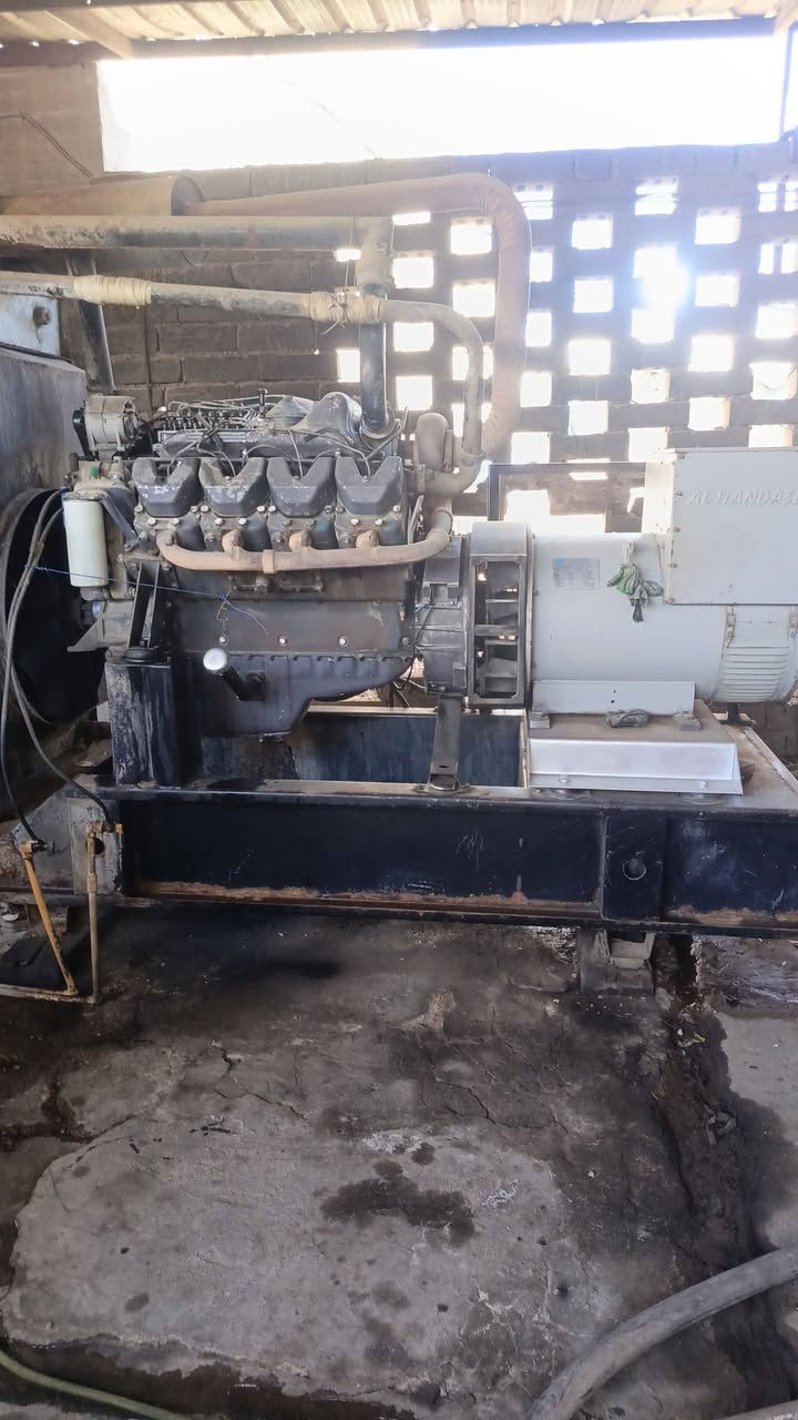 سلام عليكم موقع للبيع  مكان شارع عشرين يم دويرة  مجاز ٣٠٠ كي  مكلف بل نشر رقم ***********
