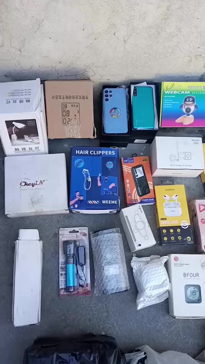 يالله   شلعه شلعه شلعه بلاش الي يردون يشتغلون على باب الله 
الكتروني كهربائي  منزلي قليل  كلشي واضح بل صور  
بيه تلفونات 7 كلهن شغلات بل جيس بورات بنك سماعات طوك يربودات  دات شوبات  هواي شغلات مفوله  وكلهن ينباعن
 
  العدد 200 قطع    

سعر القطعه 3 الف دينار
قفل 
 ***********

عتماد كرت ابو 25اسيا  يعتبر فلوس توصيل 
او تجي تاخذهن بنفسك العنوان بغداد الشعله
