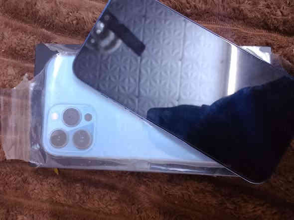 السلام عليكم ايفون 13 برو ماكس للبيع الله شاهد عليه ما صار عشره المن ماخذه الموبايل حلو نظيف السعر 700 وبي مجال  مكاني كربلاء رقمي***********
