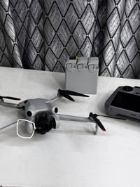 طائرة درون Dji mini 4 pro الدرون نظيفة جدا عد الطيران بيها ٦ ساعات بس ...