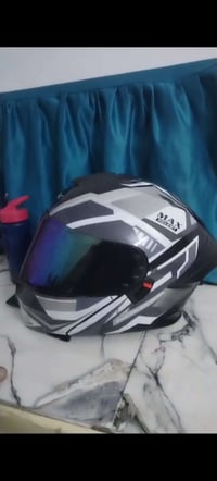 خوذة للبيع مرتبة ونصبة 50 بيهة مجال حك. جية 07903927044
