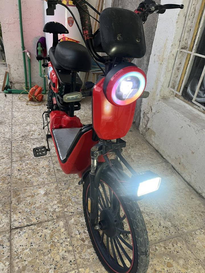 سلام عليكم
دراجه شحن للبيع
شغاله نقصها بس ضفيره
6 بطاريات جدد
سعرها 175 
مكانها بغداد المحموديه
*********** واتساب
***********
