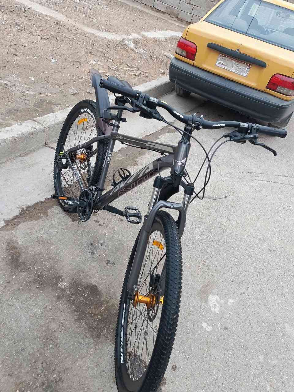 السلام عليكم بايسكل للبيع نوع ياباني حجم 27السعر 200الف و بي مجال مكان بغداد البياع حي التراث الشراي يتصل على رقم ***********
