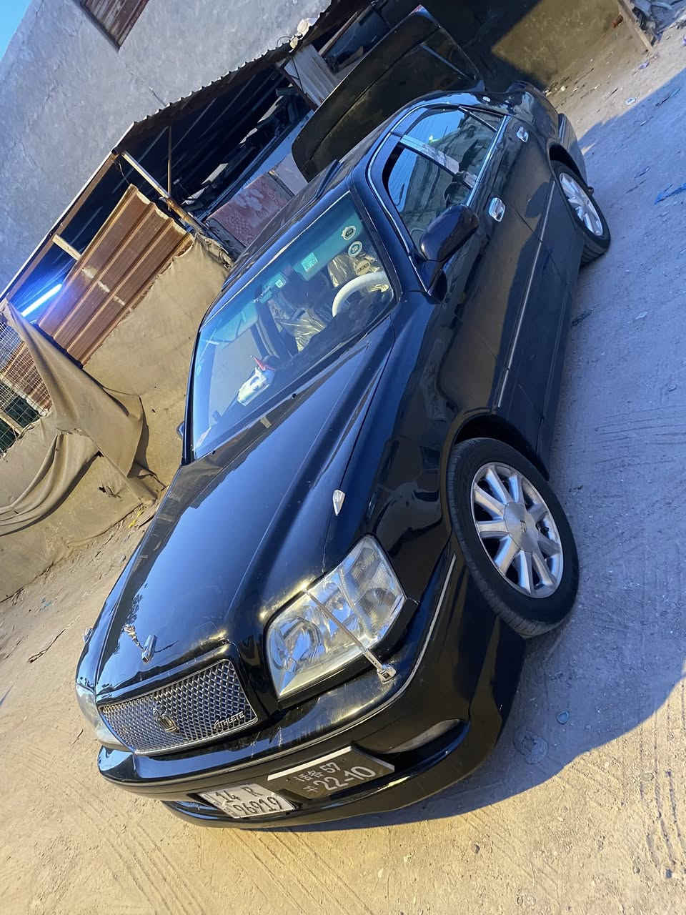 كراون موديل 2001 تسجيل جديد قرار 48 تحويل ثاني يوم رقم بصرة سياره جاهزه من الطول لطول تخم تاير ويل نجمه محرك ديفور الزغير  السياره كص جنطه  السعر 97 بيها مجال لشراي رقمي ***********
مكاني البصرة
