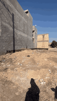 قطعه طابو صرف 
بكرلي حي فنانين 
رقمه. ٥٤٩ 
١٠٠ متر.    ٥ في ٢٠ 
سعره. ٦٠ مليون قفل. 
مكتب عقار الذهب الابيض في البكرلي بأداره ابو ليث الدليمي.    ***********
