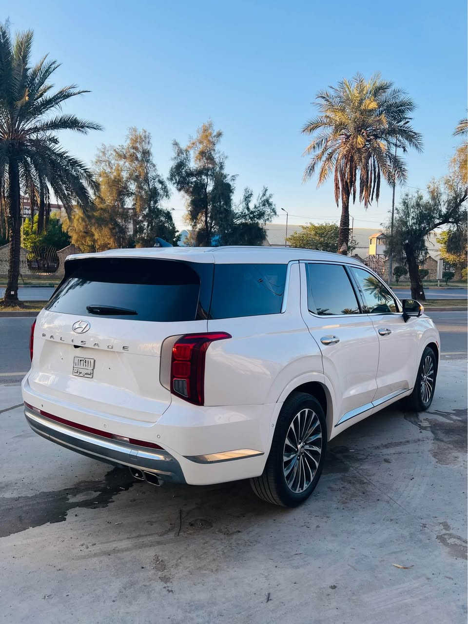 اللهم صلي ع محمد وال محمد 
⚪️بلسايد ٢٠٢٤ كالكرافي للبيع 
🔴السيارة فول مواصفات أعلى فئة بالبلسايد 🔴
داخل ابيض ملكي 💲VIP 
ماشية 11 mi
رادارات 
فتحتين سقف
كشنات تدفئة وتبريد ومساج
كشنات منفصل 
٣ قطع تبريد 
عداد دجتل
٥ كامرات 
سستم صوت هارمن كاردن 
قيادة شبه ذاتي 
بردات خلفية
جنطة كهرباء 
صور الحادث مراسله واتساب 

السعر -268 ورقه بدون رقم تترقم جميع المحافظات

للاستفسار 
*********** بغداد, العراق
