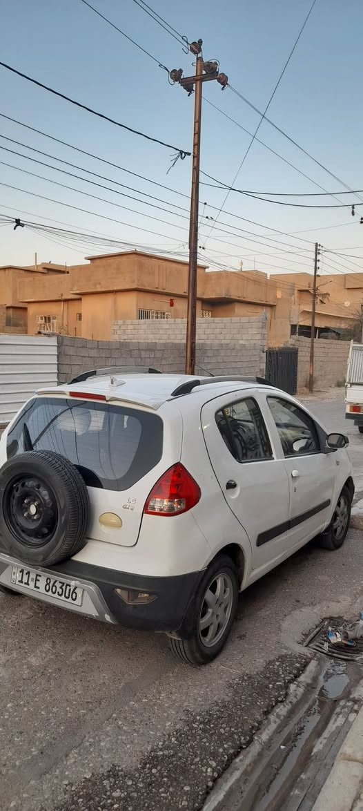 س ع سيارة جيلي باندا رقم بغداد جديد بااسمي وبيها بطاقة بنزين شرط تحويل مكينة وكير شرط تبريد ثلج ❄ سعر ٤٢ بيها مجال الاتصال برقم ***********
