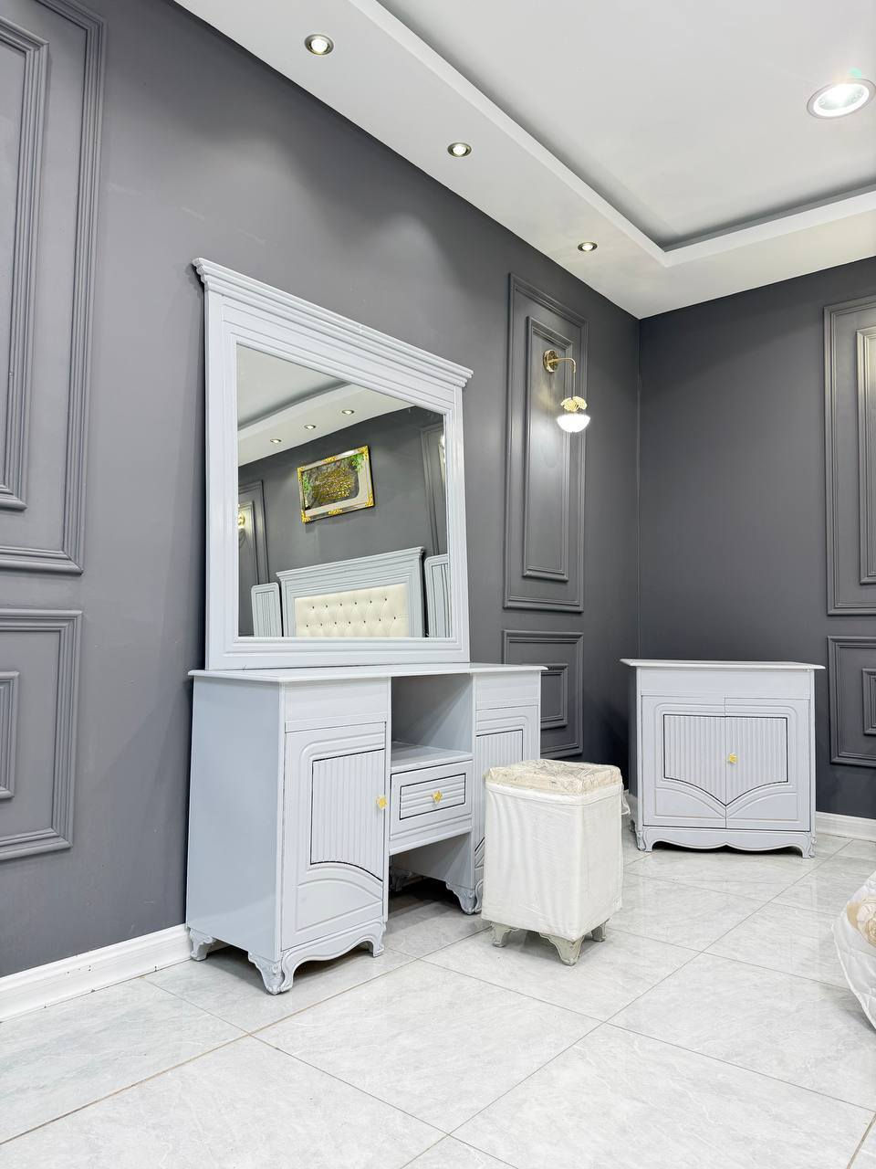 السعر // مليون فقط 😍
🔅تفاصيل الغرفة المرمري  ....

 خارج ٤ملم ام دي اف 🔺
وداخل صاج ٣ملم 
صبغ حراري  درجة اولى 

عدد القطع  ٧ قطع 😍
🔺1 //جرباية  قياس  ١٦٠ × ٢٠٠ 
🔺//ميز جانبي ايسر قياس ٥٠
🔺2// وميز  جانبي  قياس ٥٠
🔺3// زاوية ارتفاع مترين عرض ٨٠
🔺4// وميز بلازمه  
🔺5//وميز مراية ارتفاع مترين عرض ١٢٠
🔺6// وكنتور ٦ باب  ارتفاع مترين و١٥ طول ٣ متر و١٥

القطعه الثامنة حسب الطلب شازلون
سعرها ٥٠ الف ❤️

(توصيل مجاني مركز بغداد )
التوصيل يشمل الشد مجاني 🔥
(اطراف ٥٠)
باقي المحافضات حسب البعد
شازلون سعرها ٥٠ الف
شازلون مخزن ٧٥ الف


**إذا كنت صاحب هذا الإعلان وتريد حذفه لأي سبب، رجاءا أرسل رسالة إلى الدعم الفني**