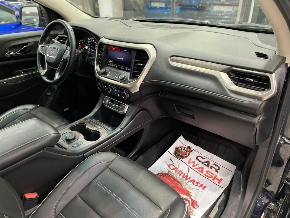 السلام عليكم
جمسي اكاديا دنلي موديل 2021 
محرك 3600 دفع رباعي 
فئة الدينالي يعني فول مواصفات ١/١ 
رقم اربيل سنوية تنتهي 2028  تحويل او وكالة حاضر 
صور الضرر مرفقة وتقرير فحص موجود
السعر ٢٦٠ 
للاتصال ***********
