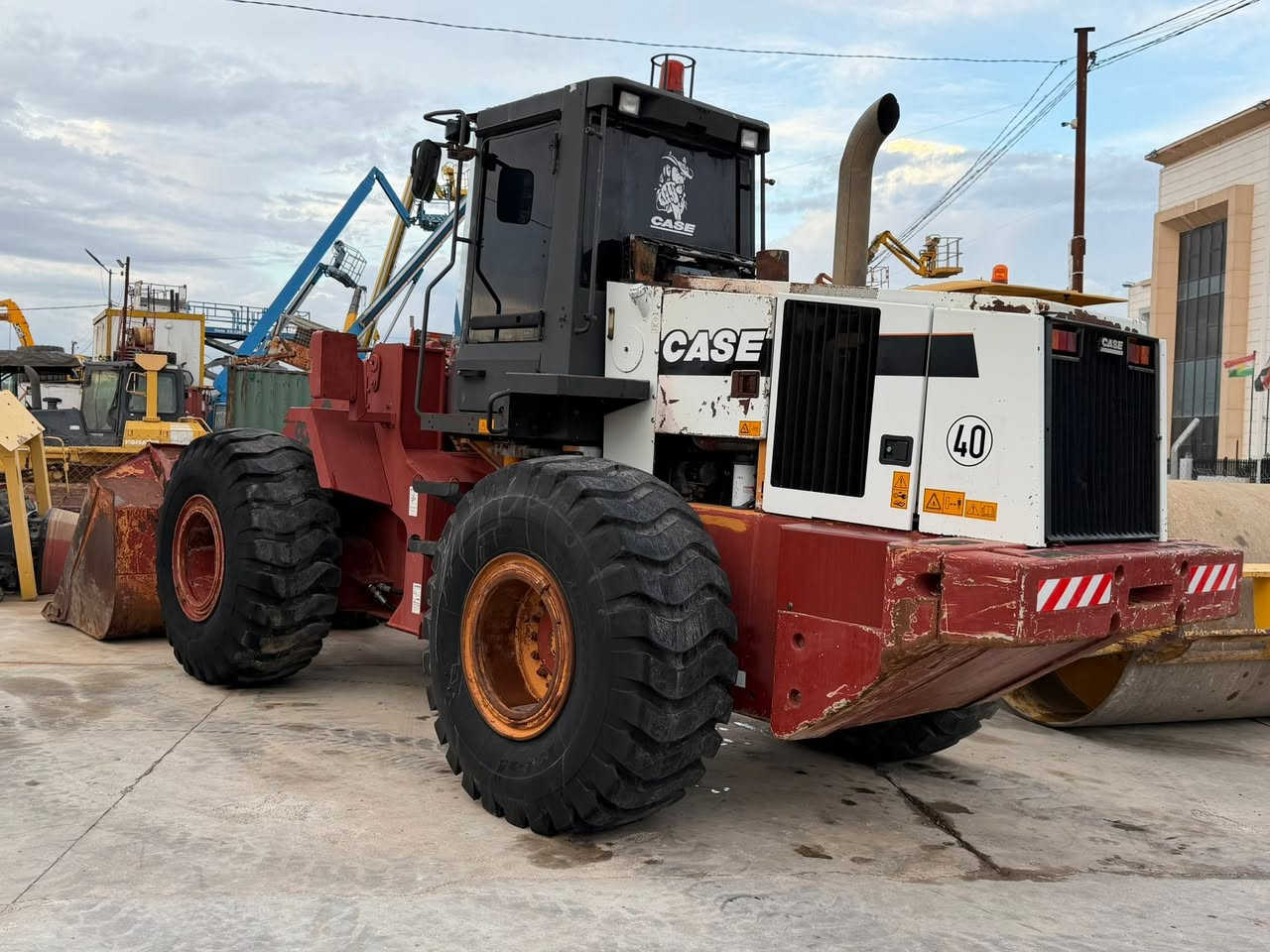CASE 821C
موديل 2003 

دخول جديد 

مكفولة حامة 

كلو بةشرت 

مكن اربيل ***********  

***********
