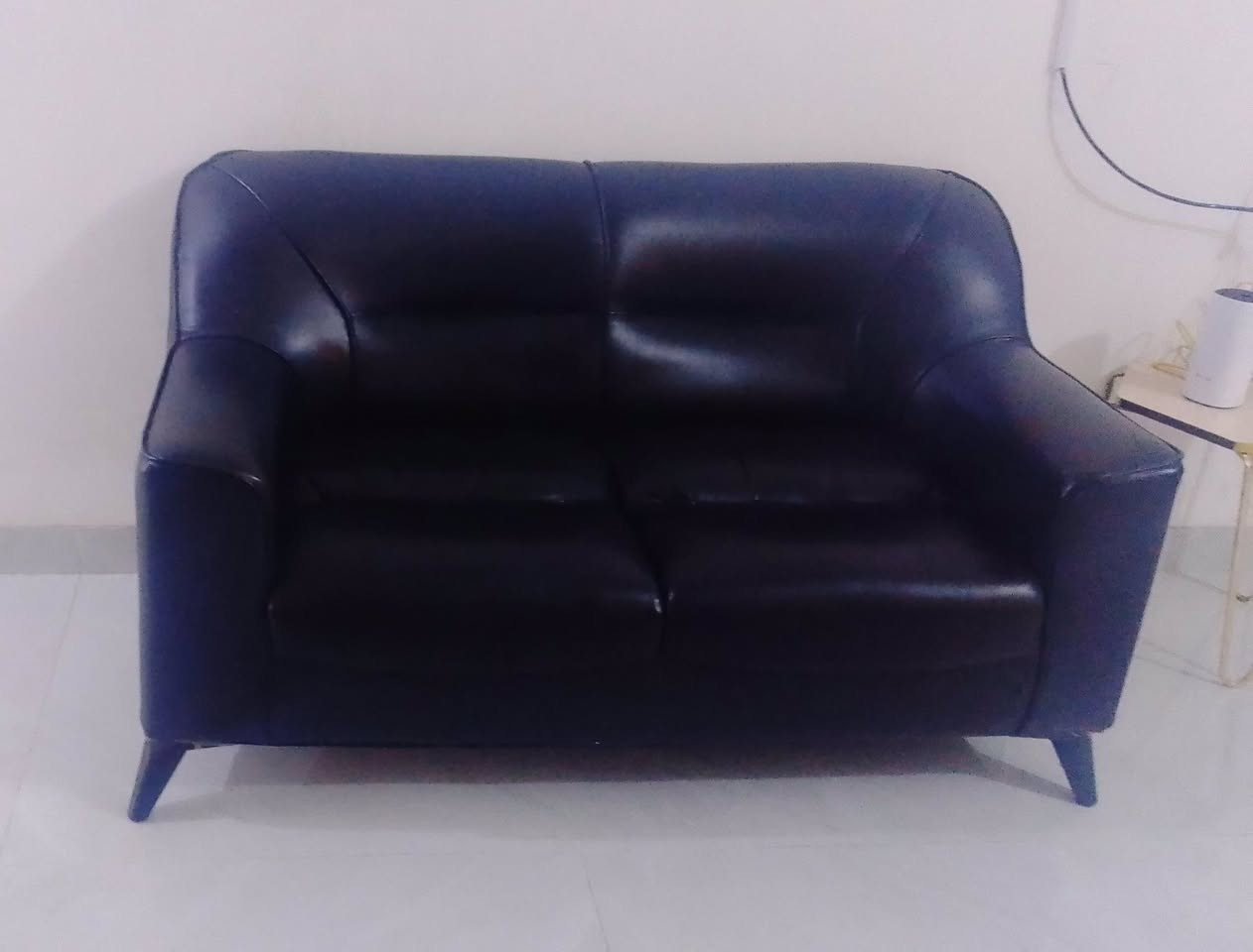 عندي تخم سبع مقاعد نظيف كلش جلد مال مكانب مال بيت مكاني حي العامل للاتصال ***********
