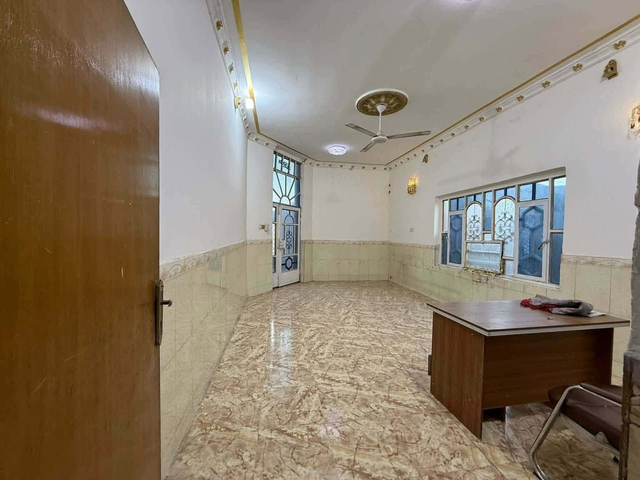 إيجار $ إيجار $🔅 السلام عليكم دار تجاري للأيجار يصلح سكن شركة أو مكتب أو روضة     
طابو صرف بناء نظيف جدا    🔅  🔆 كافة الخدمات 
⚜️ المســــاحة⚜️ 250م مع حديقة امام الدار مساحة 300م        
⚜️ العنــــوان ⚜️ حلة  ابي غرق حي الحسين  سنترع الشارع 

            🔆  الــتـــفـــــاصـيــــل  🔆
طابقين  يحتوي على غرفة نوم عدد6 كليدور صالة مطبخ مجمع صحيات داخلية وخارجية عدد 5 ماطور سخان عدد 2 كهرباء مولدة جاهزة بدون نقص    
🔱الــســعـــر  الإيجار   /// خاص      🔱  

⚜️⚜️⚜️⚜️⚜️⚜️⚜️        
((للاستفســار مراجعـة  # مكتب المستشار للعقارات _والمقــاولات_العامــة
  َنـستـقـبل جـمـيع الـعروض الـعـقاريـه ↪️
بـيع -شـراء - تـعـقيب - إجـازة بـناء - إفـراز- رهـن وكافة الدوانم الزراعية  والقطع والأراضي الزراعية-  ومن لديه دور شقق محال مشتملات للأيجار))
العنــوان : حلة / حي الامام علي الفرع المجاور لمطبعة حي الامام  أو مجاور قصابة  الاخوين   او الاتصال على الارقام.🟡🟡📞📞📞♾
 🔆📞***********
*******+
***********
***********
