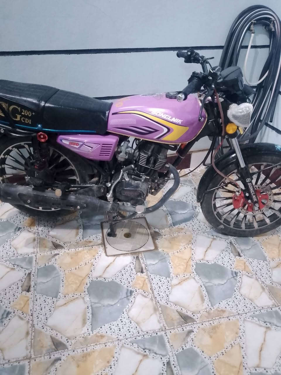 ايراني مكينه 200مستعمل 20يوم ***********
