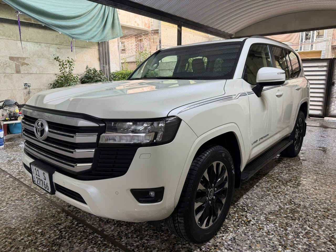 سلام عليكم لاندكروز جي اكس ضمان ساز داخلة ضمن الضمان تبديل دهن ٦٠ الف كيلو كفالة عامة رصعة فقط ماشية ١٠ الف الموقع بغداد الكاظمية للاستفسار ***********
