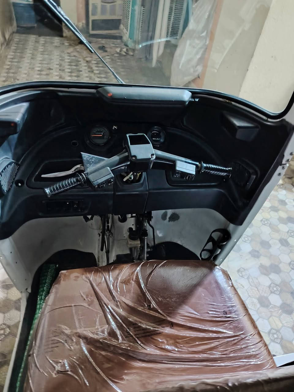 السلام وعليكم تكتك موديل 22 رقم انكليزي تحويل ثاني يوم تكتك خير من الله ربع ما تذهب عليها دبلات جدد صلايب جدد ماكينه خير من الله لا تنقص ولا تبخير والقشر قدامك عنوان ديالى بعقوبه رقمي *********** السعر 8/500وبية مجال
