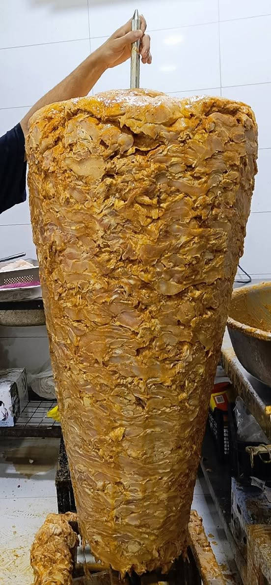 خلفة شاورما تجهيز درجة أولى متفرغ للعمل 
شد تشريح تخمير 
تجهيز مناسبات 
العنوان بغداد 
للتواصل واتساب : ***********
