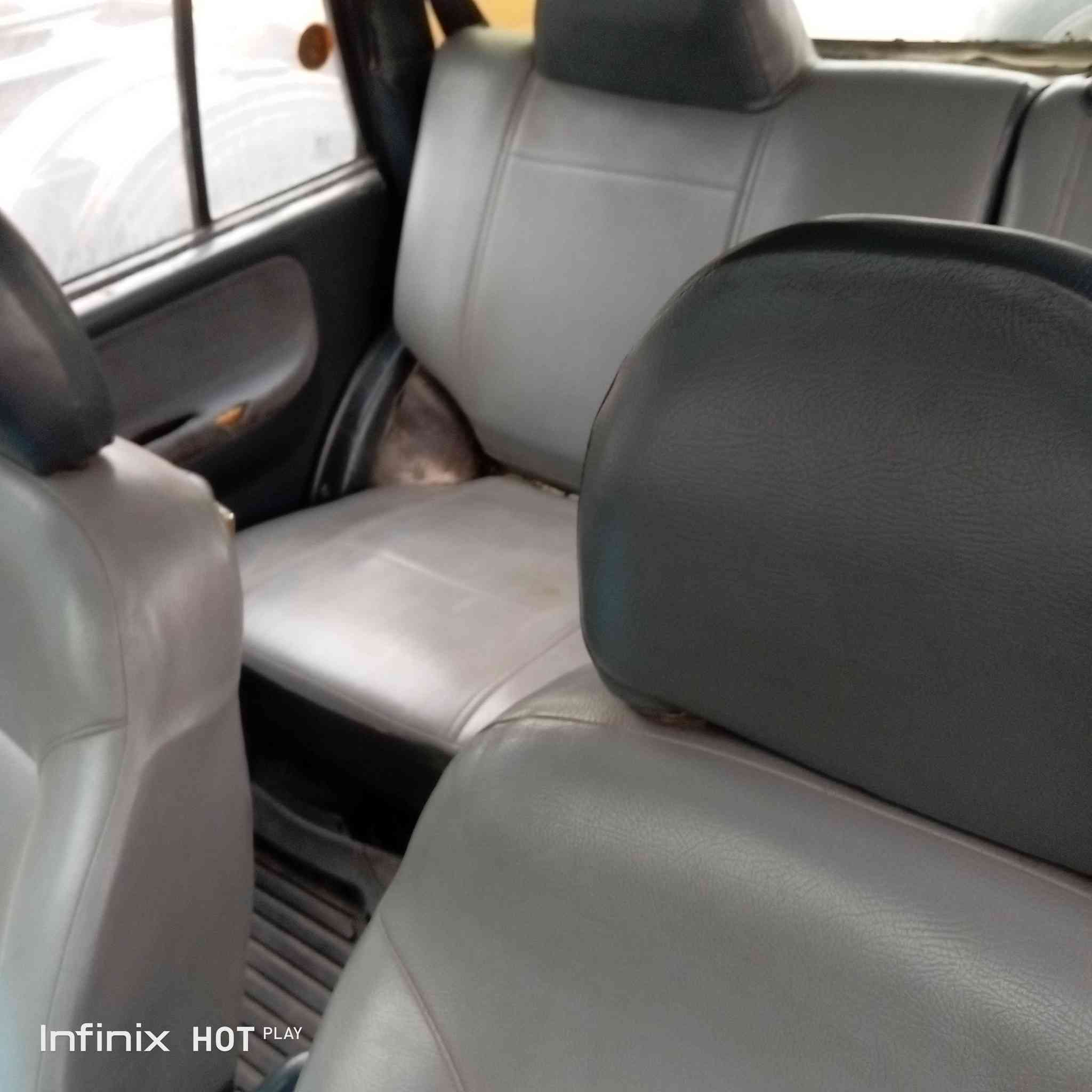 كيا سبورتج موديل 94 رقم بغداد باسمي بس بيهة شغلة سحب مابيهة عاطلة يعني السعر 25 وبيهة مجال *********** بي واتساب ***********
