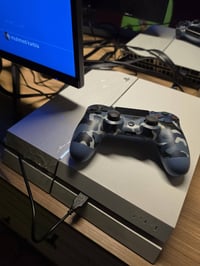Ps4  فات مستخدم نظافه عاليه  مفتوح للتنظيف فقط ملحقات كامله جويستك وكي...