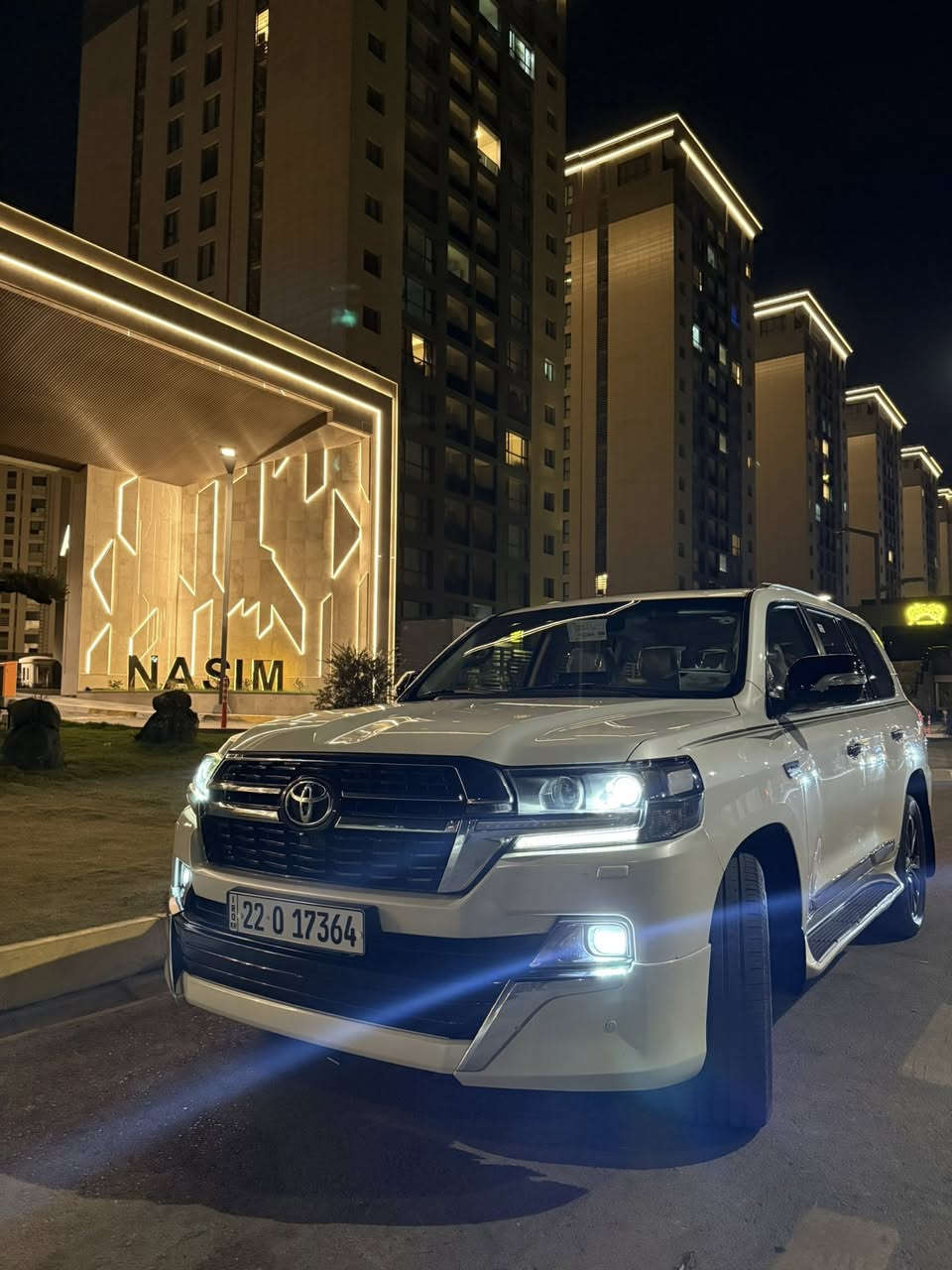 سلام عليكم 
لاند كروز موديل 2016
رقم شمالي رقم دولي هزه ما ساقطه فول مواصفات 
مكينه 8 سلندر  4600 المرغوب 
ماشيه 114 قابل للزياده 
جاهزه من كلشي 
بدون صبغ بدون تبديل  
بيه بارد بلداير مال جاملغ وحافه الباب الجنطه
للأستفسار ***********
