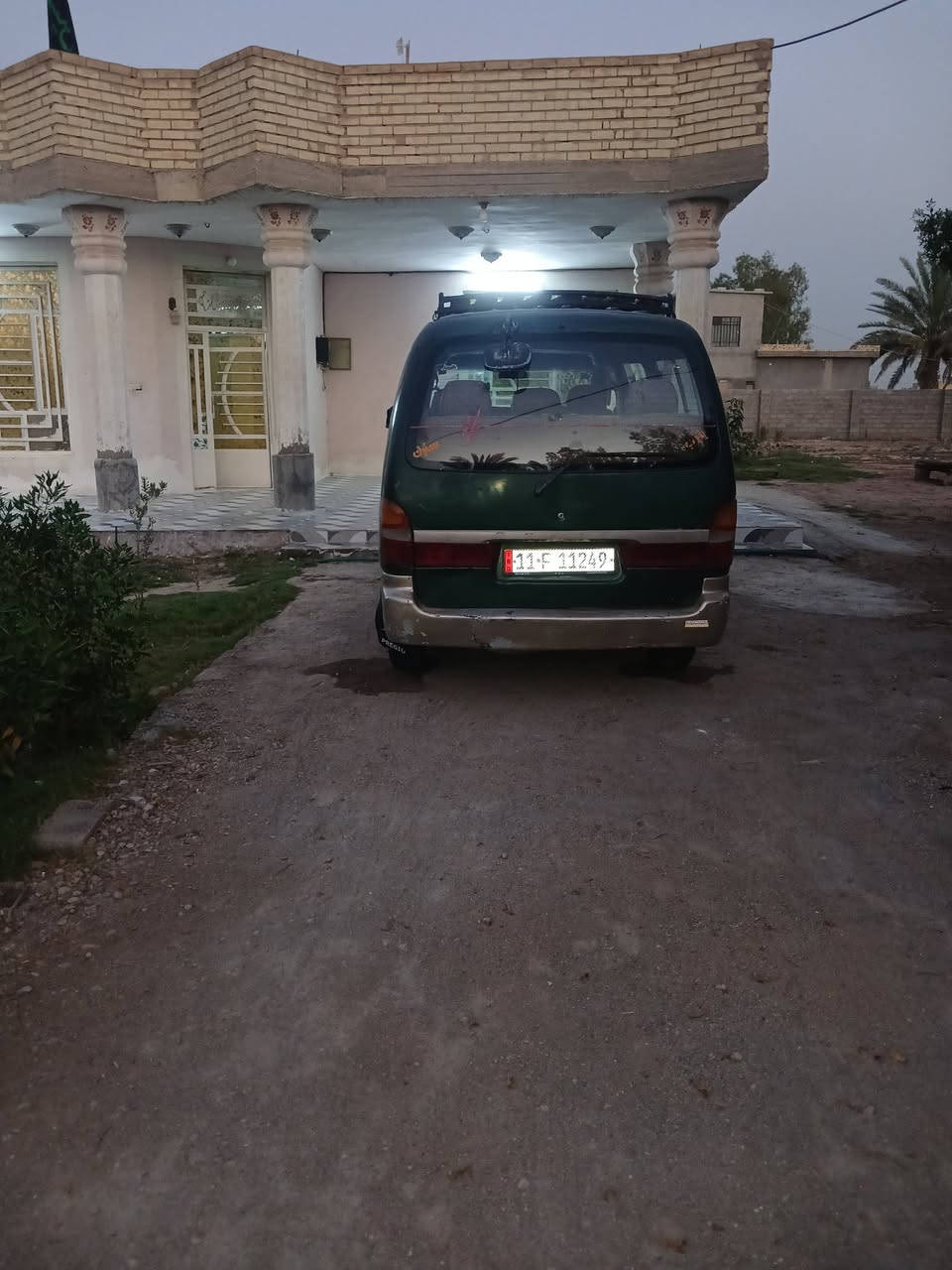 سلام عليكم بريجو موديل 1996 سنويه بسمي  سنويه 2030 رقم بغداد انكليزي مكينه 3000 كير جديد اكسن جديد حداديه جديده 
شواصي كفاله
كهربائيات شغاله 
مكان السياره واسط الحفريه 
السهر ب55 وبيها مجال 
الاستفسار على هاذا الرقم ***********
