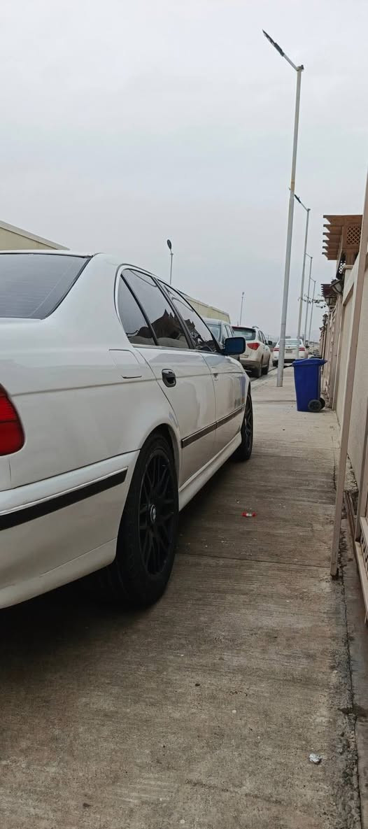 سلام عليكم ورحمه الله وبركاته
BMW     258i      1997
سنويه وهزه تنتهي 2027 نينوى تحويل ثاني يوم 
موصفات فول فتحه سقف كهربائيه 
كشنات كهربائي هيتر 16نضام 
اربعه جامات اوتو قفل مركزي 
تحلم سترين شاشه كاميرا خلفي سستم 6اقراص 
كهربائي كله شغاله
محرك تك فانوس وكير M اوتوماتيك 
طغم ويل 18 M
صدر امامي و خلفي جديد  
صبغ جماليه بدون حادث 
مكاني موصل برطله 
السعر 90 وبي مجال الطيبين 
رقم هاتف ***********
