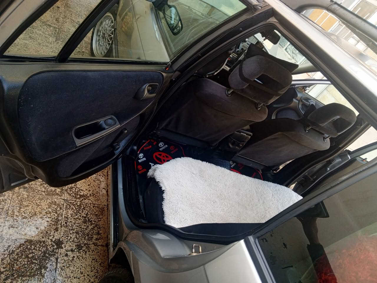 استرا بغداد نكليزي هزه سنويه جديده
اني شرعي شرط التحويل *********** سعر59وبيها مجال كير محرك سياره نضيفه داخل خارج
