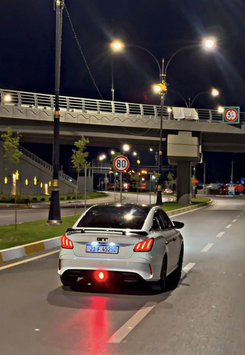 سلام عليكم MG GT2024 للبيع سياره جديد  ربع باب خلفي  صبخ بدون داخل سياره فول كمليات جاهز سعر 100 وا بيه مجال  رقم موبيل *********** مكان كركوك.
