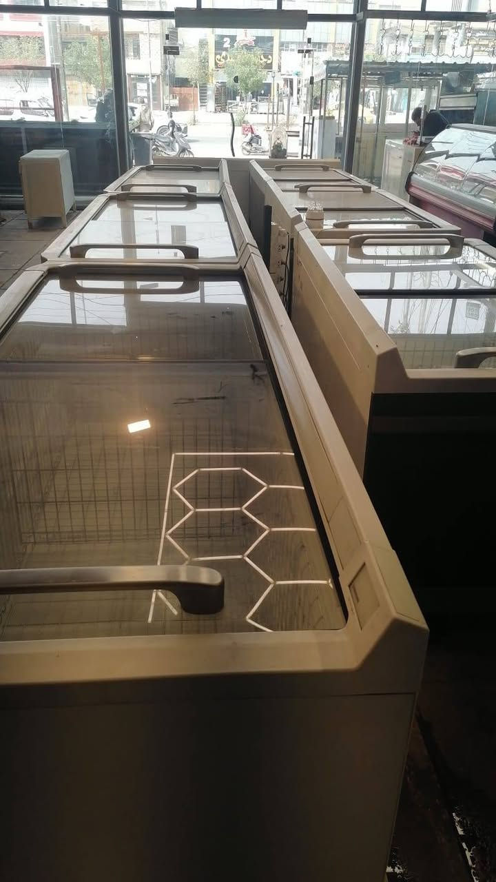 مجمدات أسترالية أخو الجديد للبيع
أبو عبدالله ***********
مكان شهداء البياع 
الطول متر 
والعرض مترتين و 10
تفاصيل أكثر 
اتصل ع الرقم
