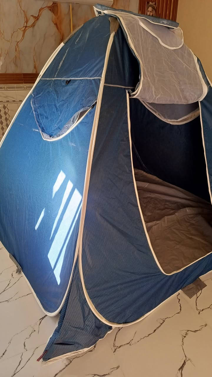 خيمة إيرانية  اصلية  حجم كبير شيل عدد 8. منام خمسة ضد المطر واهوا سعر 100 وابيهة مجال قليل ***********
