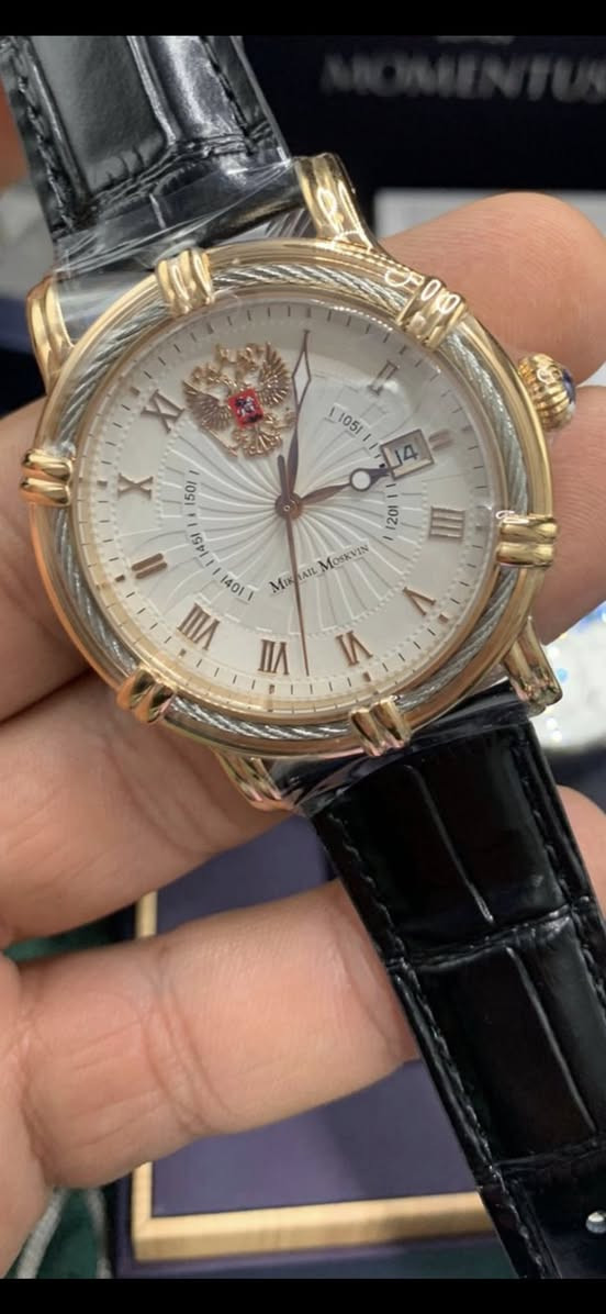 السلام عليكم ساعات ميخائيل الماركه العالميه روسيه وساعات بلنتينو الماركه الايطاليه السعر تفليش اقل من السوك الي يحب يحجزقطعه محدوده مراسلة الصفحه او الاتصال واتساب ***********
