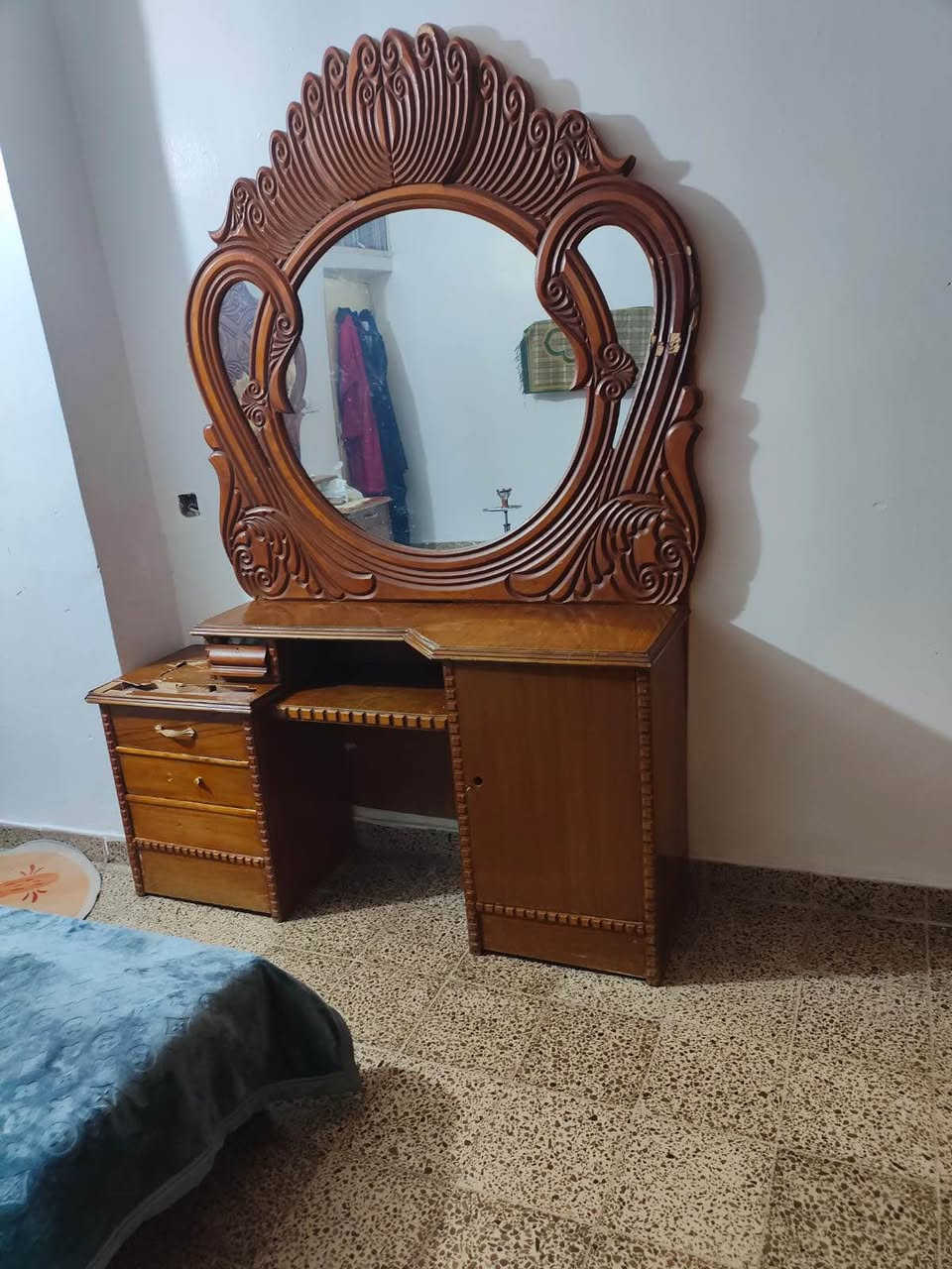 ‎غرفه نوم للبيع مثل ما موضحه بلصور مكلفه بلنشر الاستفسار عل هذا الرقم ‭0771 147 7191‬‎ بغداد, العراق
