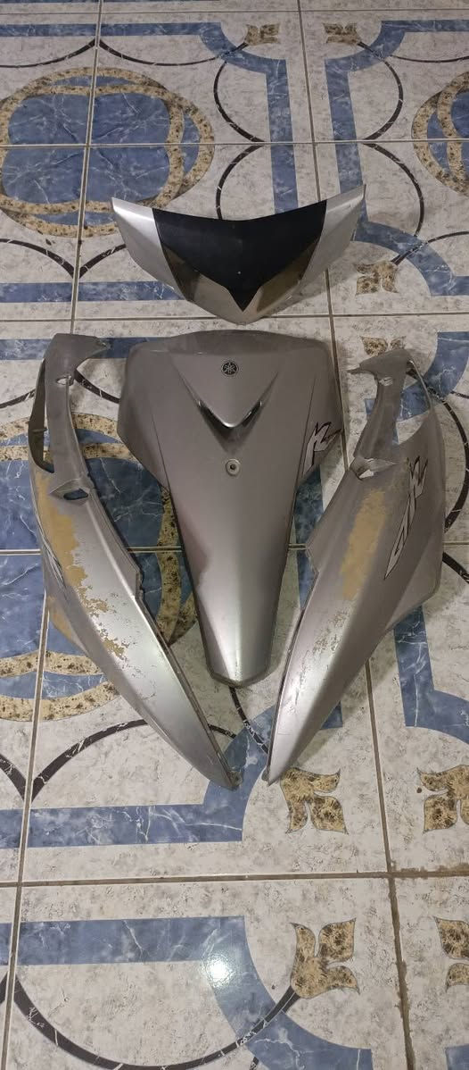للبيع كفرات وكالة اثنين أصليات ختم Yamahaوالثالث تايوان تفاصيل كدامك كل شي موضح
الألوان أبيض /سلفر/ مشمشي 

الشراي يتصل أو يدخل واتس اب 
مكاني بغداد 
***********
