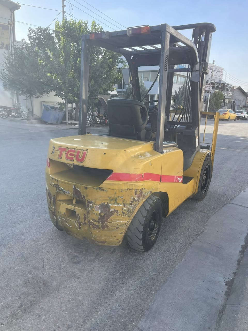 سلام عليكم 
رافعه TCMللبيع موديل٢٠١٩ 
٣.٥طن محرك اسوزو ٣حركات 
دخول جديد مامشتغل هنا 
كير محرك ما مفتوع بيلادى 
اوراق كامله رقم و منفيس كاتى جديد
***********
