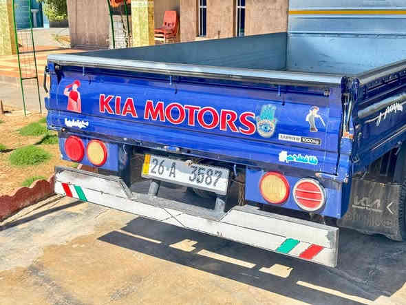 سلام عليكم ورحمة الله وبركاته
للبيع كيه حمل موديل 2006
كير محرك شاصي كله كفاله 
كهربائيات كلها شقاله 
تخم تاير جديد 
حداديه جديده
سياره بسمي رقم جديد 
شرط التحويل سنويه ل 2030
السعر 85 
رقم الهاتف ***********
خابر ودلل للعنوان صلاح الدين
