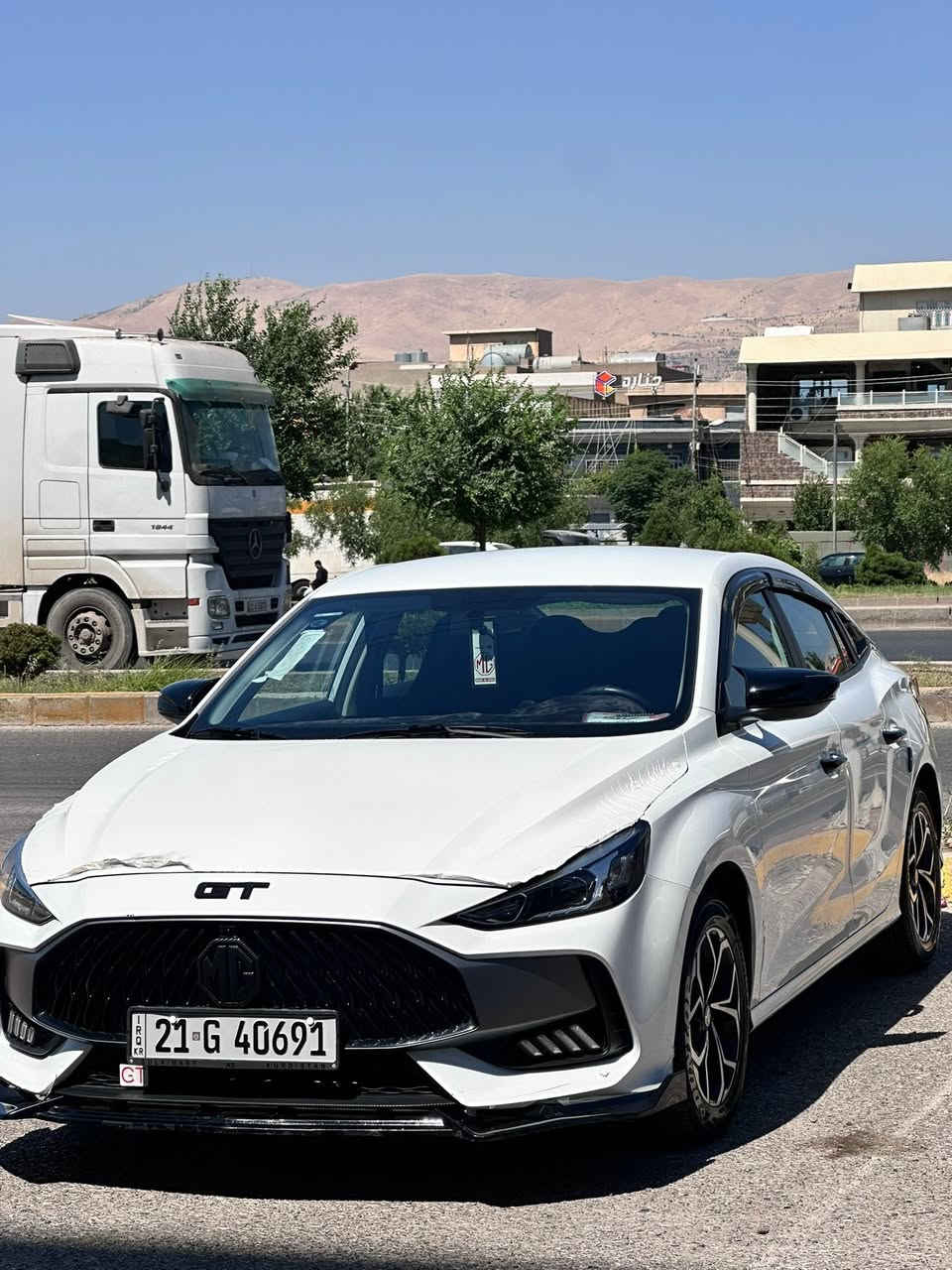 بەناوی خوای گەورە
ئێمجی گێڕ عادی ٢٠٢٥ بۆ فرۆشتن 
سەیارەکە کامل سێرڤ و کامل جوانکاری بۆ کراوە 
دوو بەصمەی بیلاد
باڵی بەرز و لیدی پێشەوە لیدی سەر داشبۆرد ئاوێنە باتمان و لەحیەی پێشەوە زۆر شتی تر کە باسم نەکردوە
سیوەیلی گێڕی مۆتڵم تێکردووە
ڕۆنی تازەیە 
بانصی پێش و دوای تازەیە 
بەرمەجەی دیلکۆ کراوە
مکەبەرەی دواوەی بۆ بەستراوە شتی ئەصڵی 
گاعی وەک کەیکیوو دی تیایە 
گاعی سنووقی تیایە
سەیارەکە هەتا بڵێی جوان و خاوێنە 
بە ناوی خۆمەوەیە 
بە نسبەت بۆیاخەوە بۆیاخ تەنکە بۆیاخی نییە تەنها کەمێ وردەو شتی هەیە لەگەڵ ئەو شوێنەی دیاریم کردووە قوپاوە ئەویش پێوەی دیار نییە 
ماوەی ڕۆشتنەکەی ٢٦٥٠٠کم ترە
وە سعرەکەشی ٩٨$گەڵاو کەمێ مەعمەلە 
تکایە ئەگەر مشتەری نیت سەرمان مەیەشێنە لەگەڵ ڕێزما 
***********
شوێن :قەرەداغ /سڵێمانی
ادمین❤️
