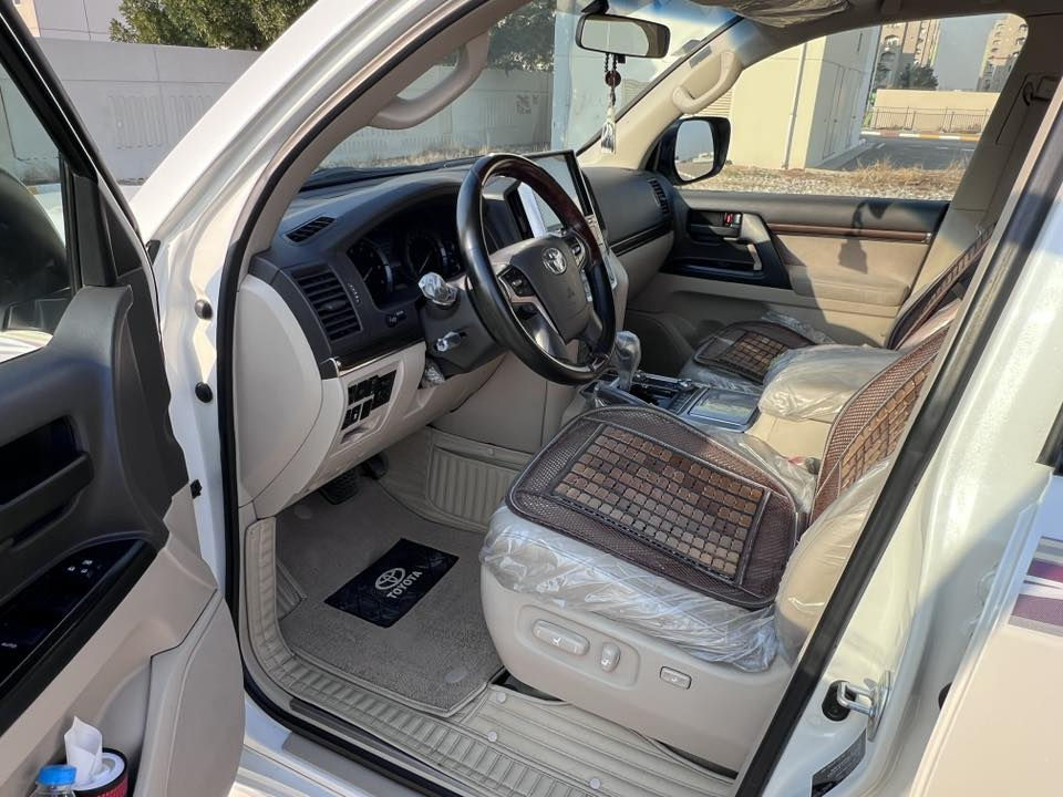 السلام عليكم

للبيع لاندكروز موديل 2019 بريم اصل  مكفول كفاله عامه  من صبغ وتبديل بس بارد بالصدوق الي مأشر عليه السياره جديدة بمعنى كلمة اللون ابيض صدفي رقم بغداد بسمي 

محرك 4000

V6

فول موصفات 1/1

بصمه تشغيل 

5 بصمه أبواب لمس 

تشغيل عن بعد 

فتحه سلايت

كشنات ثنين كهرباء 

كشنات جلد 

8ايرباك 

زراكات 

مري شفط 

DVD

مطفايه حريق 

جنطه شفط 

عداد لكزز 

ثلاث قطع تبريد 

حساس امامي 

حساس خلفي  

وباقي موصفات البريم معروفه 

ماشيه 108 ألف حقيقي 

سعر السياره 53000 يعني 5شدات 30  ورقه 

مكان سيارة بغداد
الاستفسار اتصل على الرقم

***********
