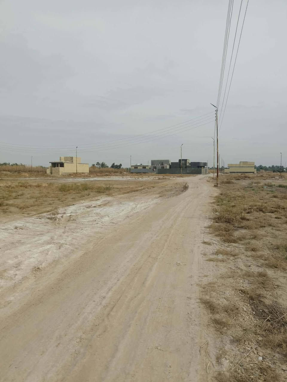 سلام عليكم قطعه ارض سند 25 المساحه 150 للبيع المكان بابل سده الهنديه العلكايه مجمع سيد وهاب مسيجه بي ارسي وتحتوي على غرفه تصلح موقع مولده تحتوي  على كهرباء واساله السعر على الخاص 👈(***********)
***********
