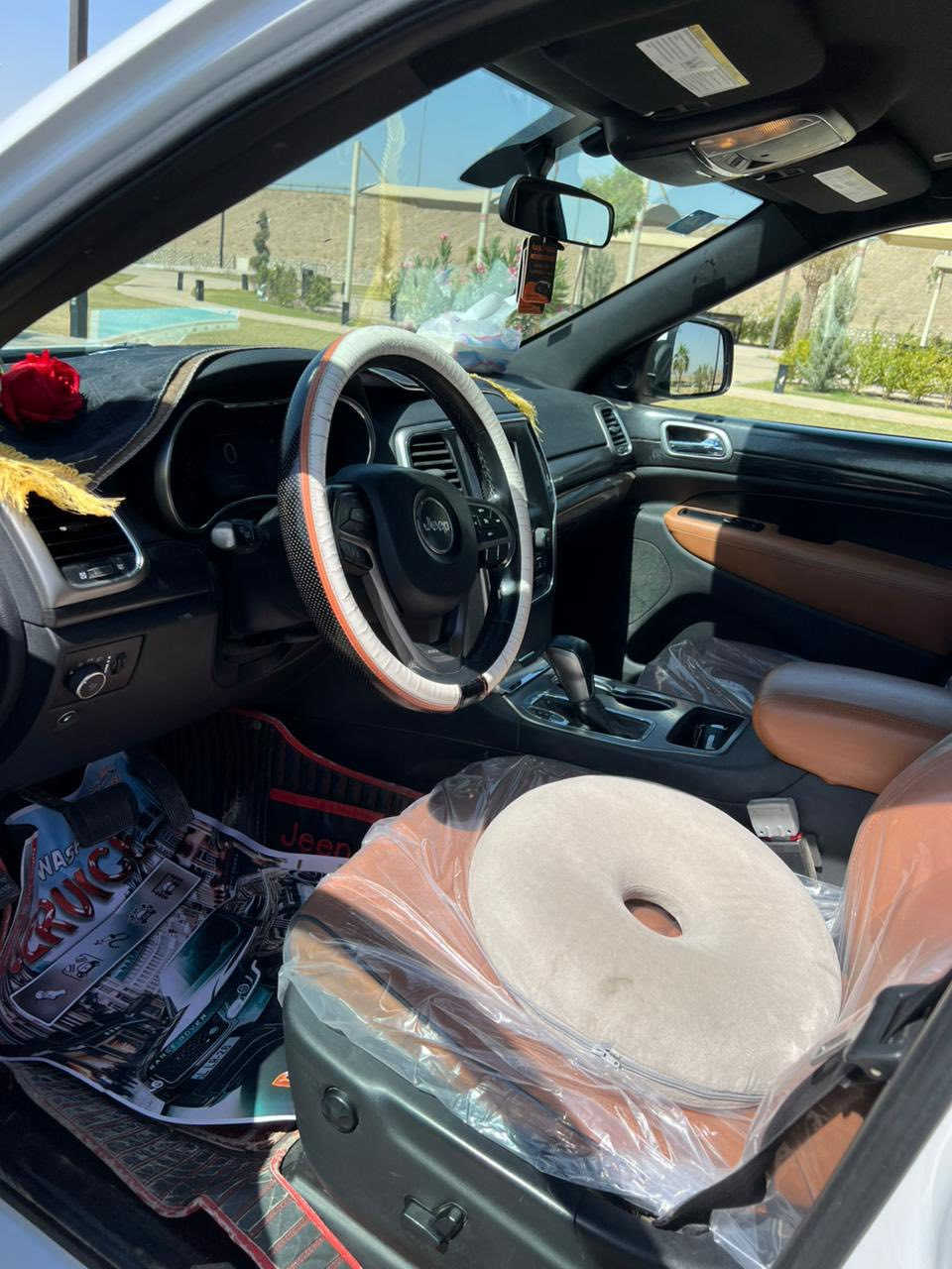 السلام عليكم 
جيب لاريدو 2018 رقم بغداد بأسمي مكفوله كفاله عامه من كلشي السياره جديده
السعر 24000$ 
***********
