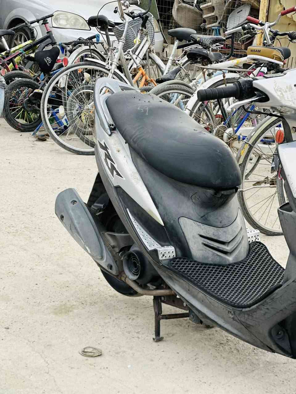 عدله مال رنبه شوفت عينك مصاله فتره من نزلت.  دراجه ختم واحد داخل وخارج ملحه  بالحقيقه  احله. كامله  نقصه بسہ الكاعيه مال باتري القبق فقط. نعومه وشلعه ومعدل فول مكاني بياع تقاطع درويش***********🩶
