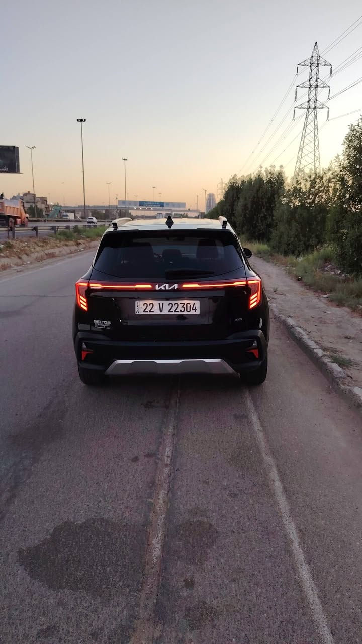 سلام عليكم كيه سليتوس للبيع موديل 25 فول مواصفات دفع رباعي مكينه 2000 حادثه بس بنيد السعر 165 //***********////*********** مكان السيارة بغداد
