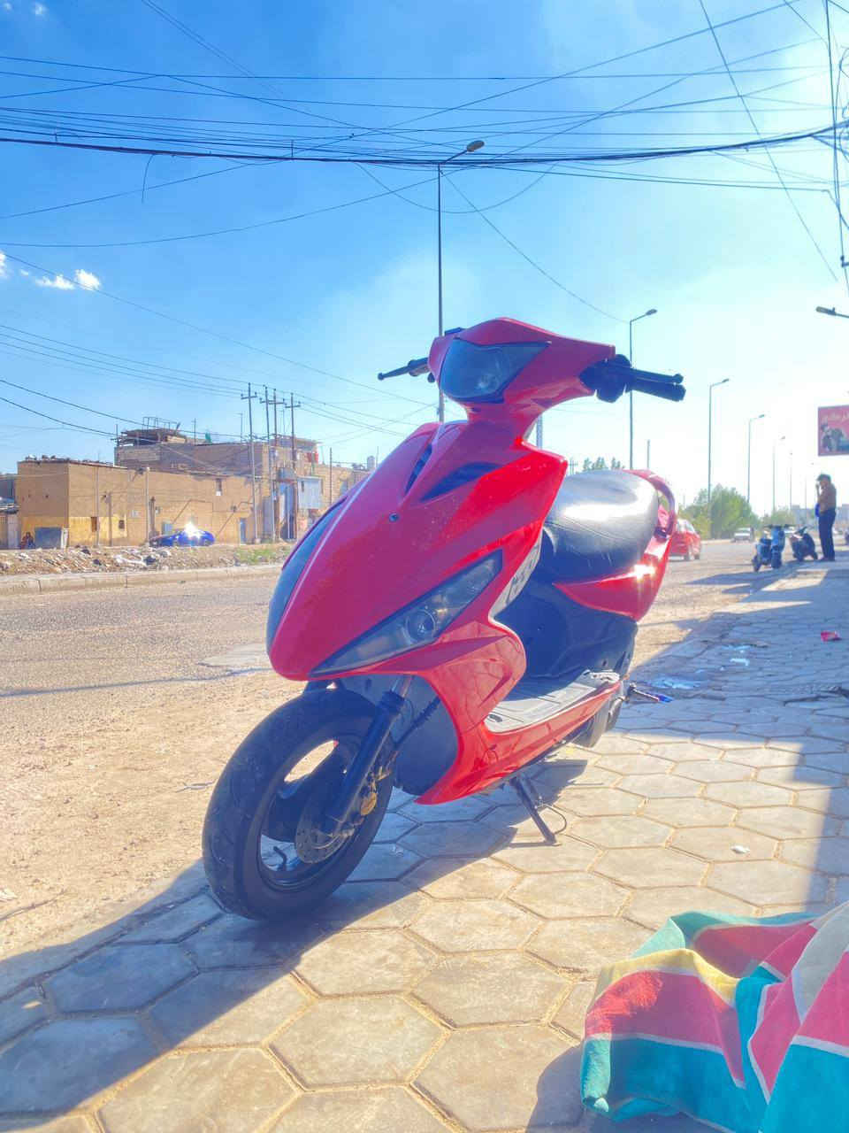 السلام عليكم 
ماكس مضلع ياباني كابريتر دراجة حلوة و نضيفة
مكينة كلش حلوة شلعة و معدل لا تنقيص ولا تبخير 
السعر 675 وبيه مجال بسيط حك الجية 
واتساب او تصال / *********** الشراي يخابر و بلخدمة
