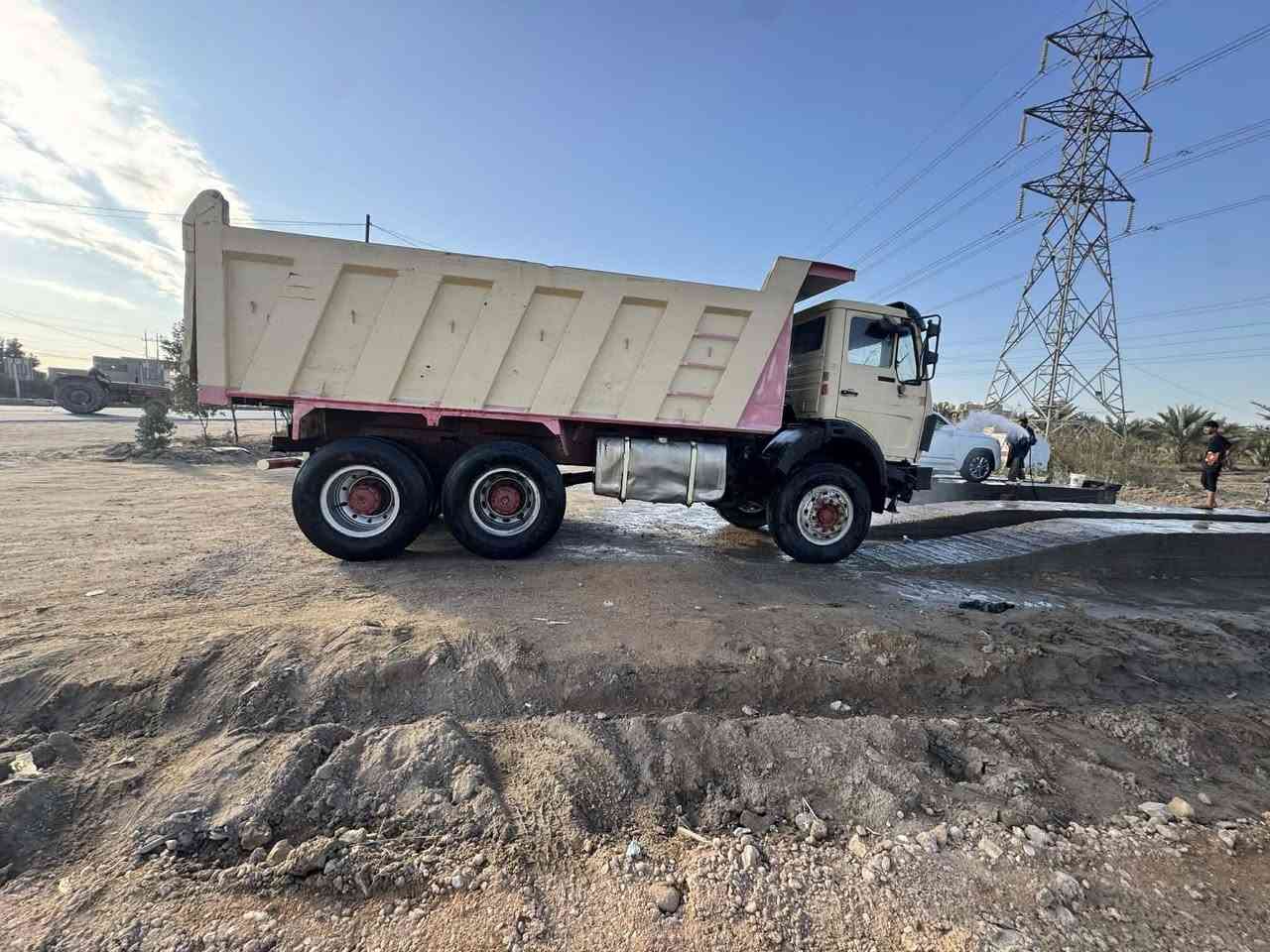 سلام عليكم البي موديل ٨٧شاصي كفاله اصل كلاب مكينه ١٠كير ١٣٠مجموعه جي  اف السعر٣٩٠وبيه  مجال قليل للتصال***********
