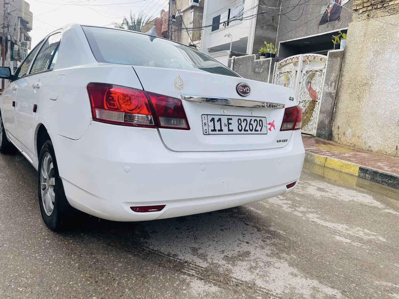 سلام عليكم
بيوايدي G3 موديل 2013 
كير ومكينه كورلا 1800 اوتماتيك 
مكفوله من الظربه والصبغ سياره بلاديه 
كهربائيات كلها شغاله تبريد ثلج صدر جديد
تخم تاير سياره مابيها اي نقص 
رقم بغداد الدولي بسمي السعر 67 
مكاني بغداد ***********
