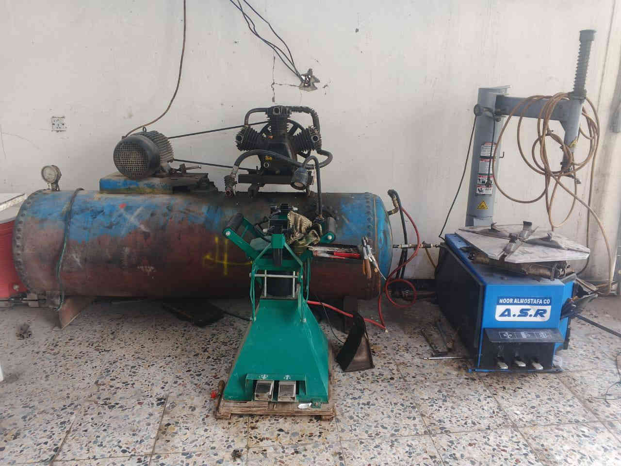 السلام عليكم للبيع محل بنجر ودهن كامل من كلشي ما بي نقص برغي مكانه بغداد لرشاد رقم ***********
