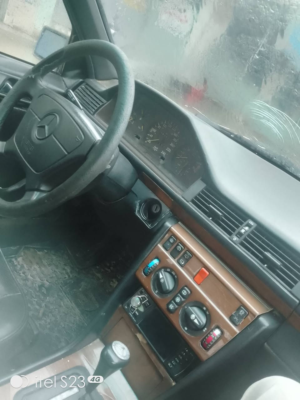 سلام عليكم سياره مرسيدس 300 سياره بلاديه وجديده ماملعوب بيه شي وجاهزه كلش حلوه رقم بغداد نكليزي رقمه حلو سنويه 2030 تحويل مباشر سياره الله شاهد علبلاد مكاني بغداد سعر 55 شراي يخابر واني بخدمته رقمي ***********
