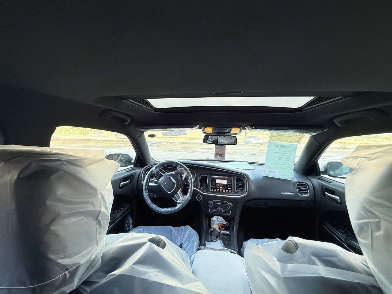 سلام عليكم جارجر 2015 فول وكاله هارلم بيه بس بارد قليل سياره الا فتح والا صبغ مكاني نجف وهذه رقمي بي واتساب ***********
