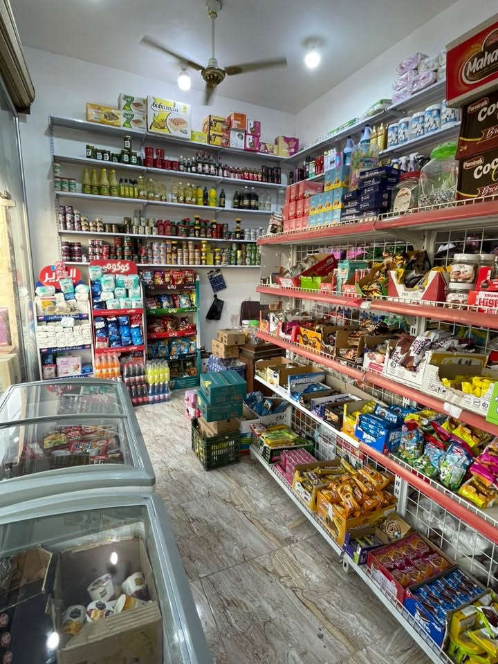 اسواق للبيع الناصرية حي التضحية ،بطحيات عدد ٢ غارضات عدد ٤ ، سلات اجباس عدد ٣ عارضات زاهي عدد ٢ وسلعة بي خير من الله والمحل خير من الله الاتصال على الرقم ***********
